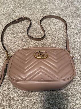 Gucci Taupe Chevron Matelassé Camera Bag with Gold Double G

 #447622-493075